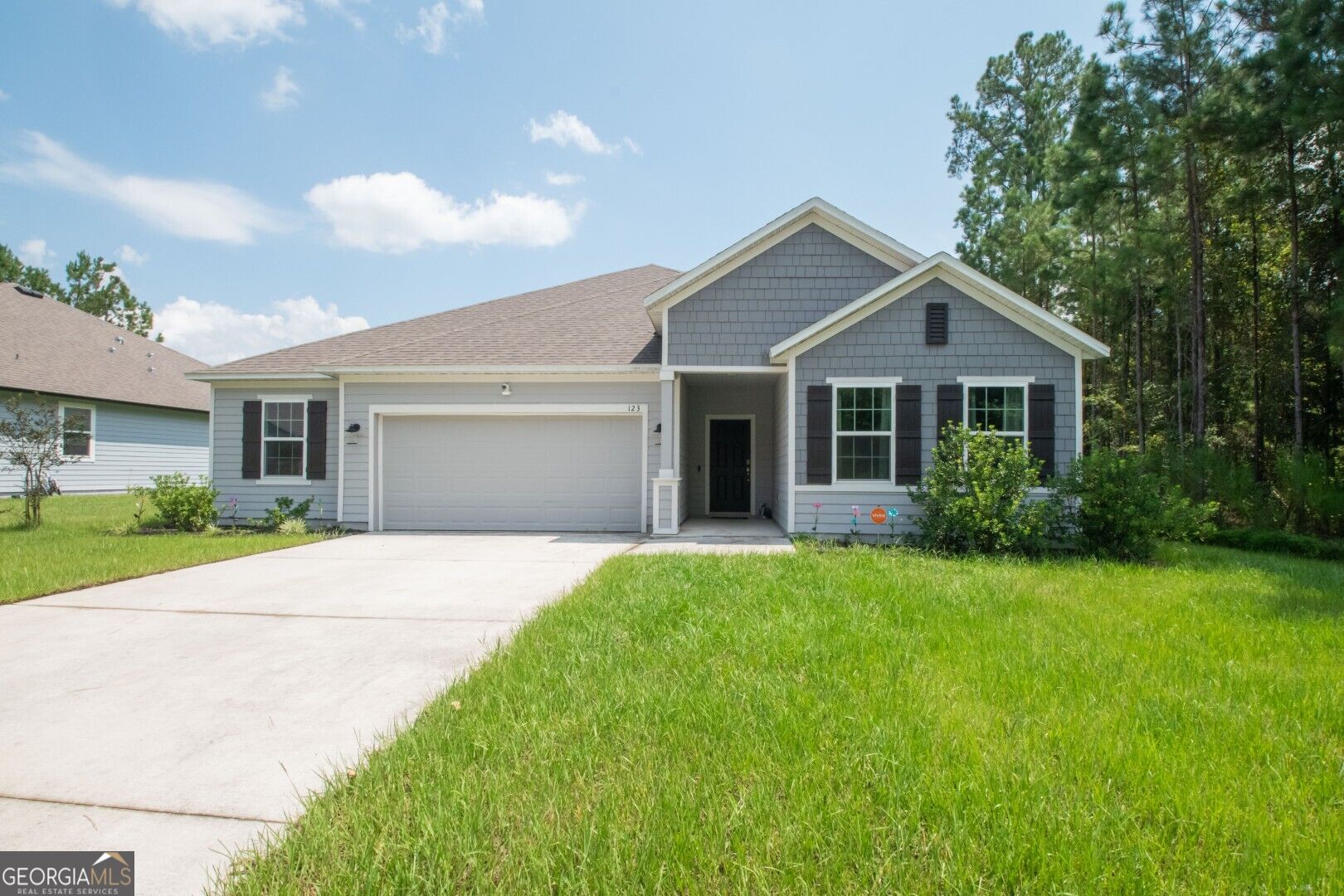 123 Breakwater Loop Property Photo 1