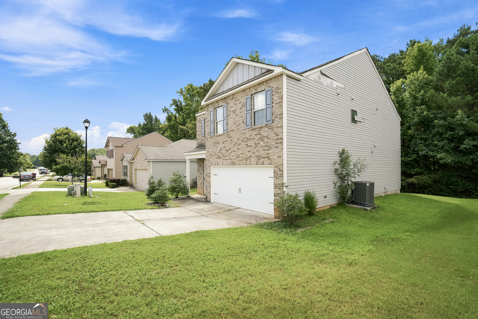 2024 S Sawgrass Drive E Property Photo 3