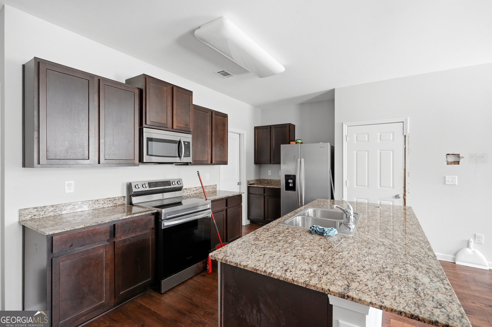 2024 S Sawgrass Drive E Property Photo 11