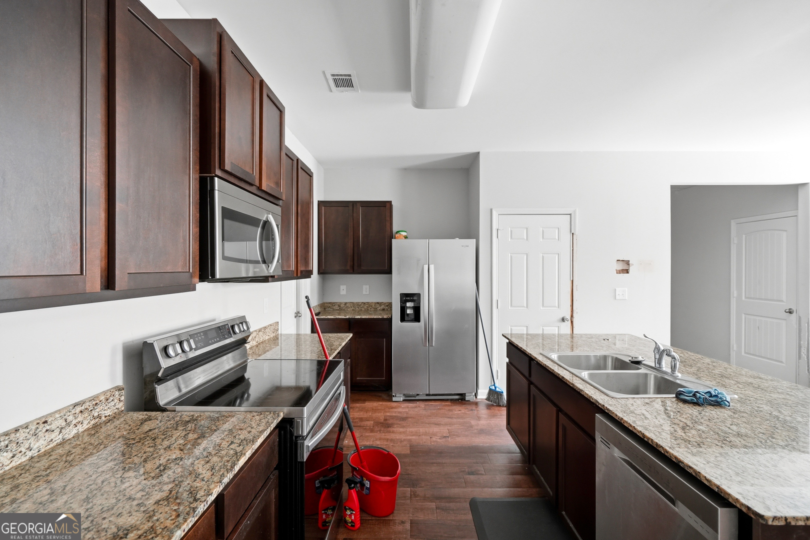 2024 S Sawgrass Drive E Property Photo 13