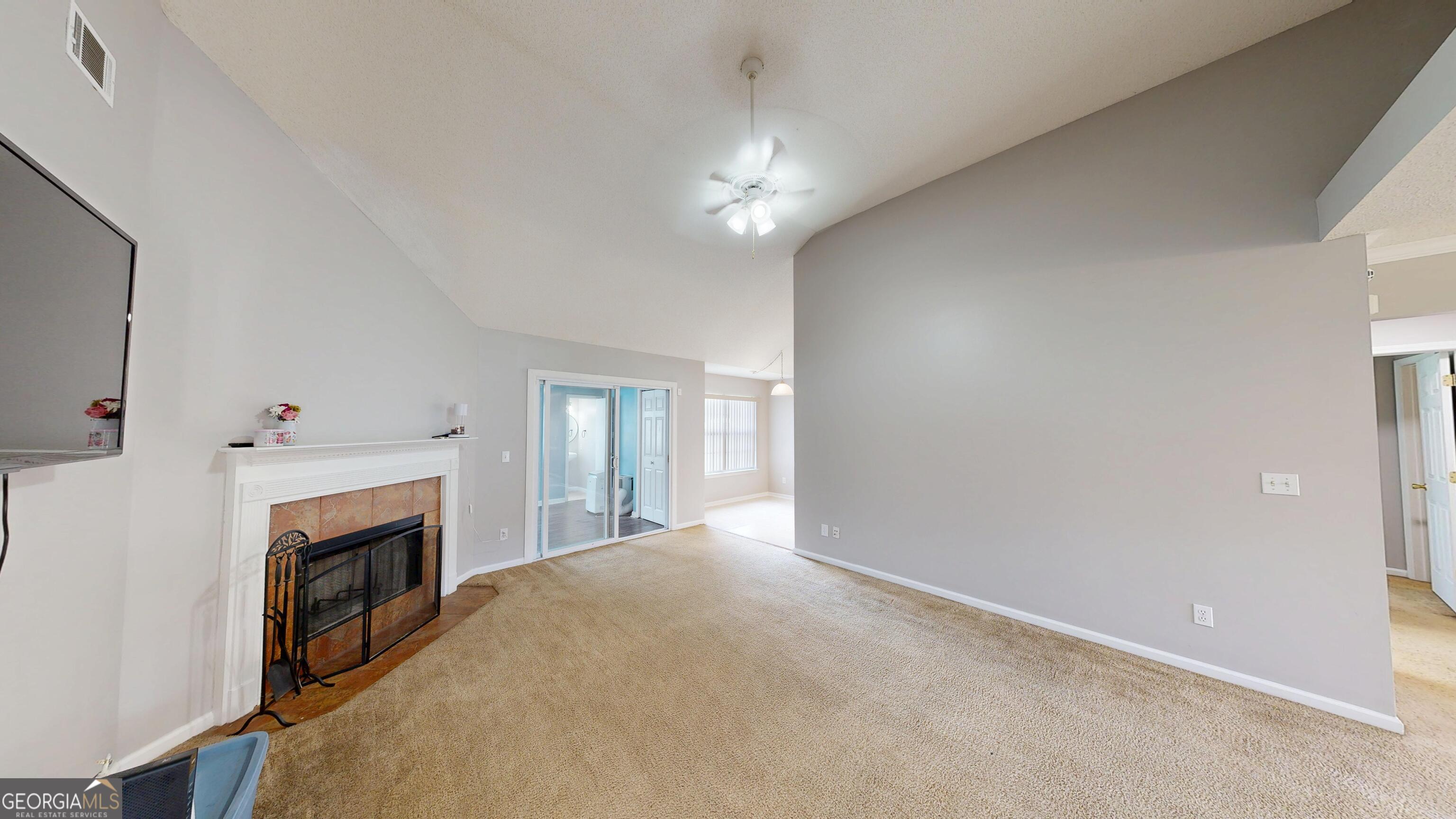 125 Joshua Circle Property Photo 5