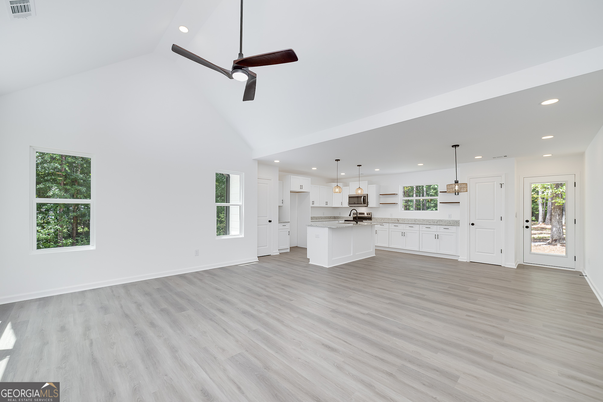 548 Barnesville Road Property Photo 3