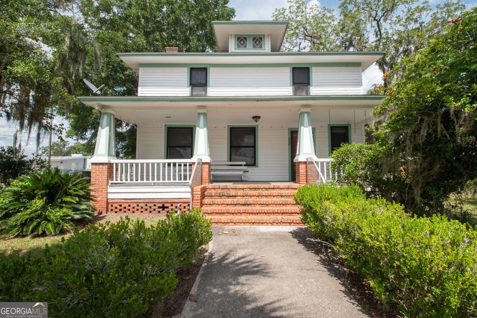 400 First Street Property Photo 1