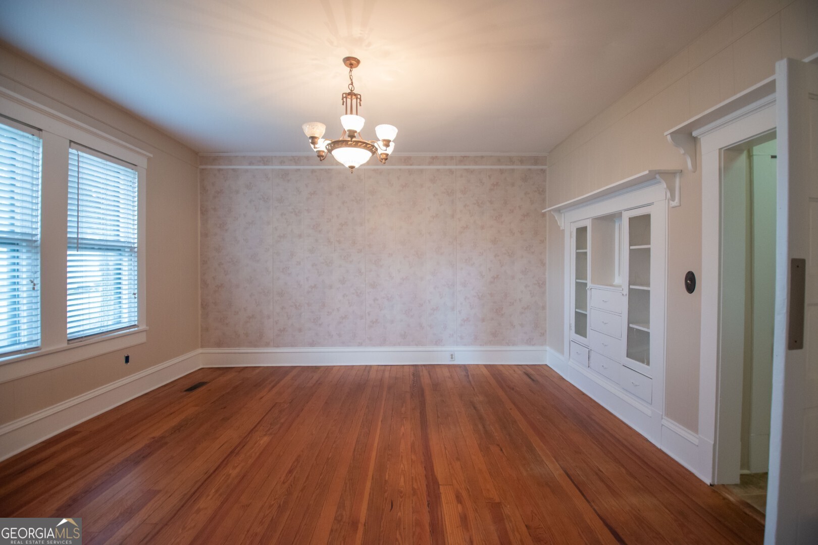 400 First Street Property Photo 8