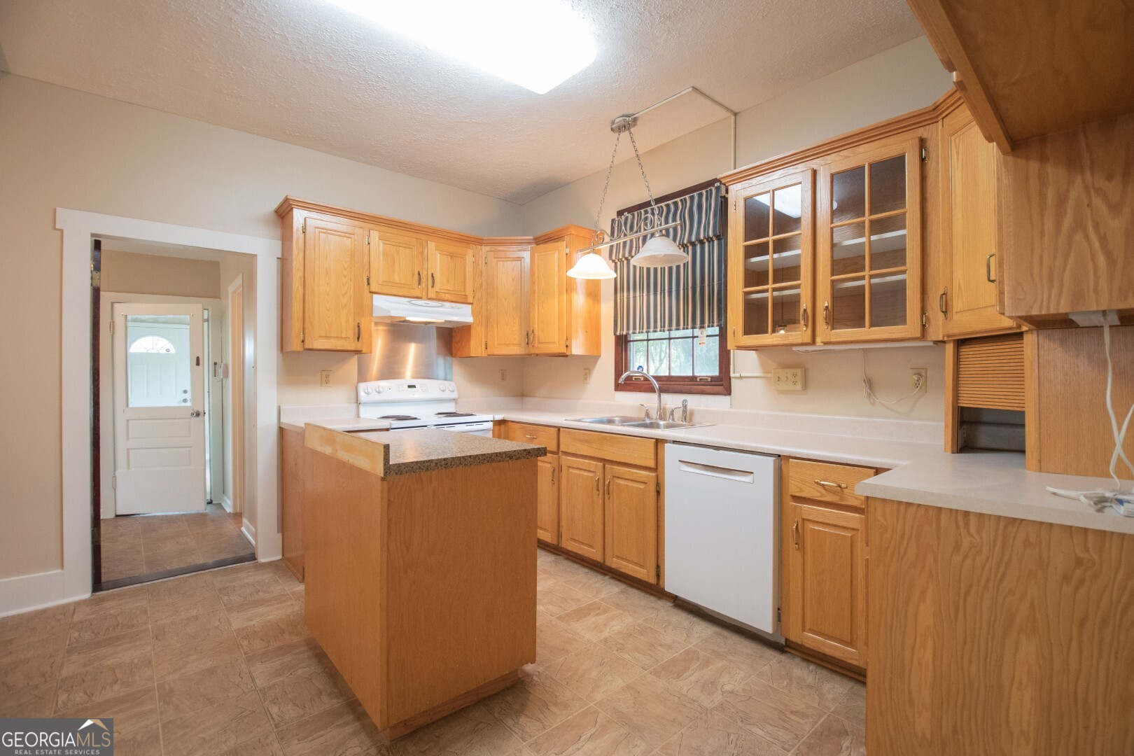 400 First Street Property Photo 11
