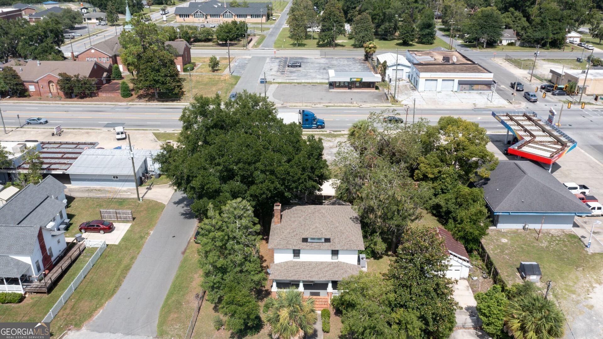 400 First Street Property Photo 32