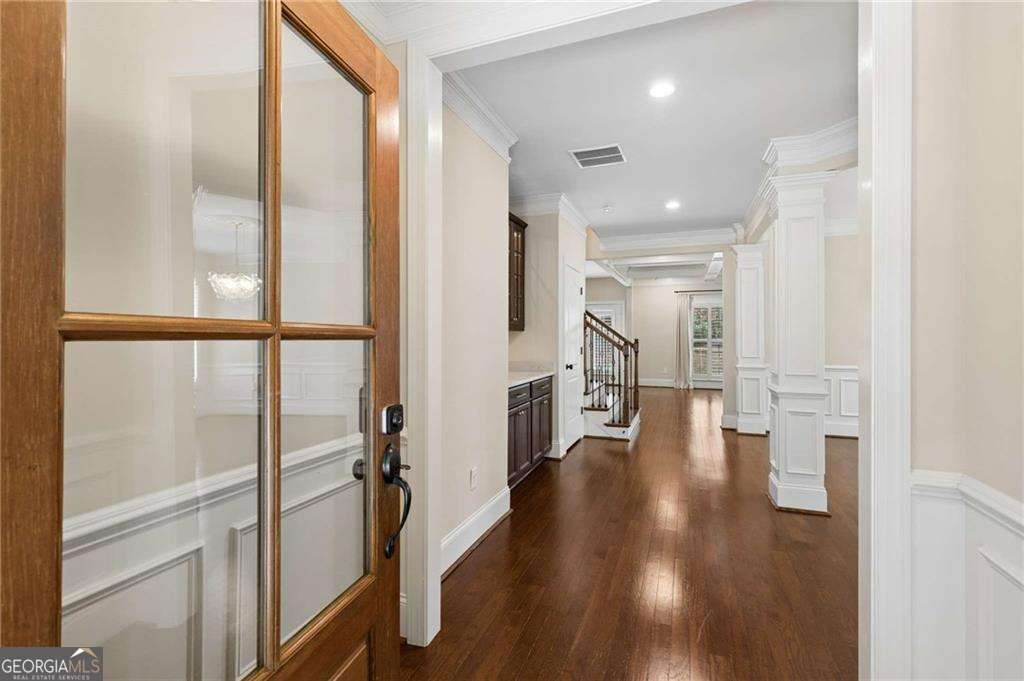 2020 Anderson Drive Se Property Photo 3