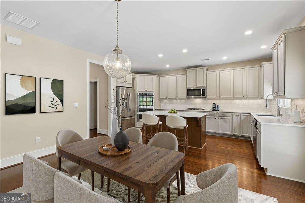 2020 Anderson Drive Se Property Photo 6
