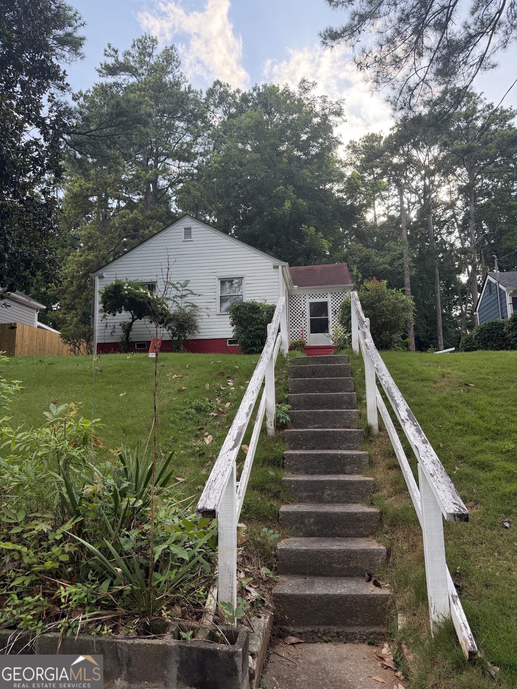 773 Maynard Terrace Se Property Photo 3