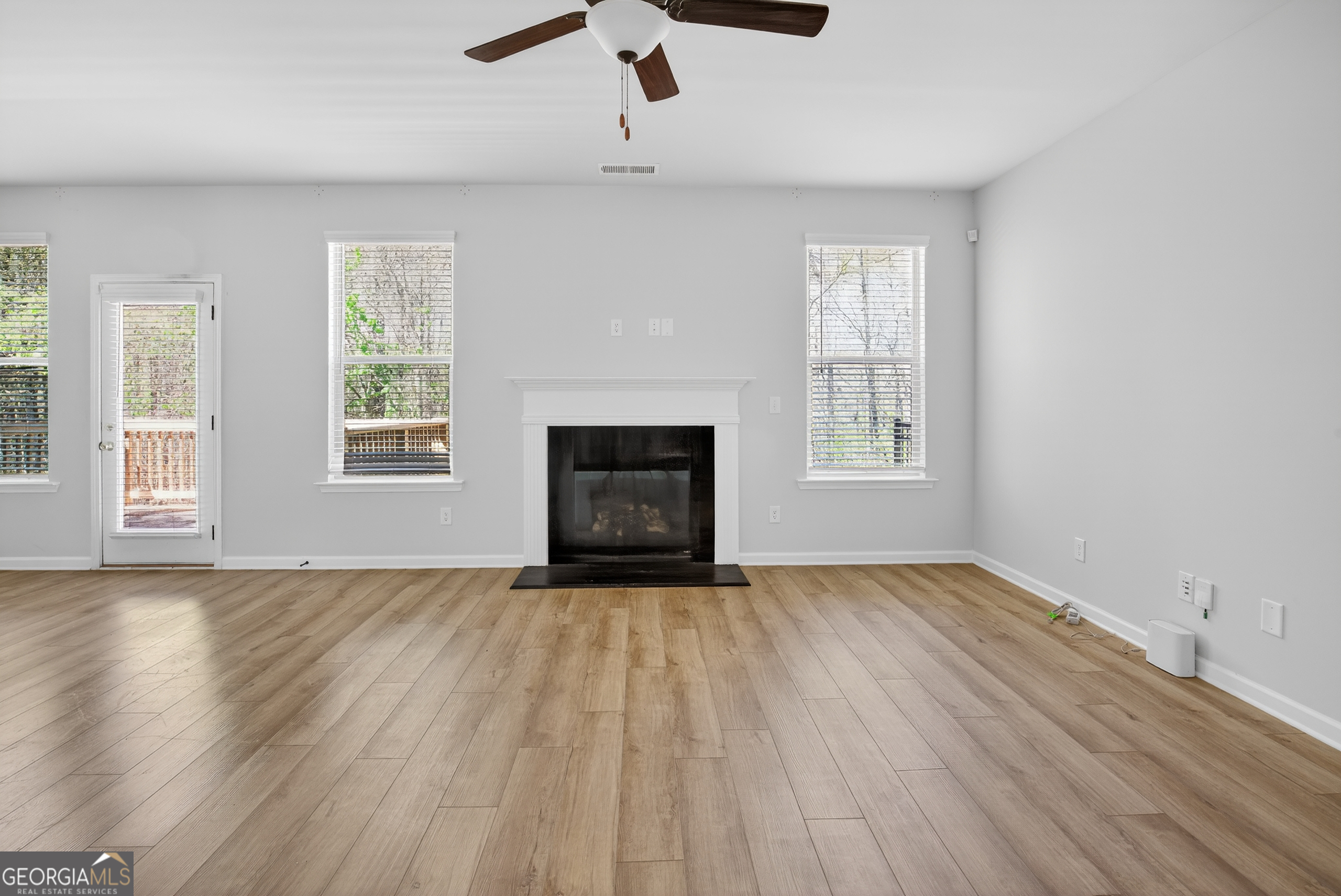 4890 Sultana Way Property Photo 9