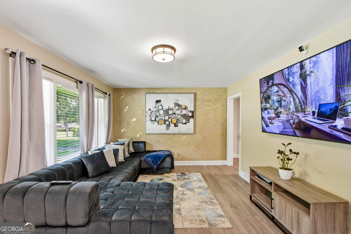 2805 Long Way Property Photo 8