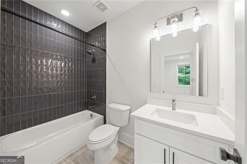 3896 Town Farms Drive Property Photo 38