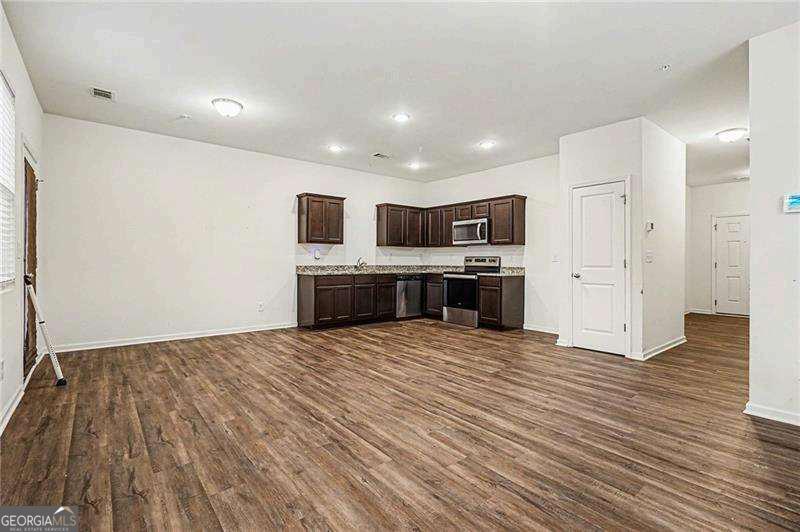 2040 Wildflower Way Property Photo 7