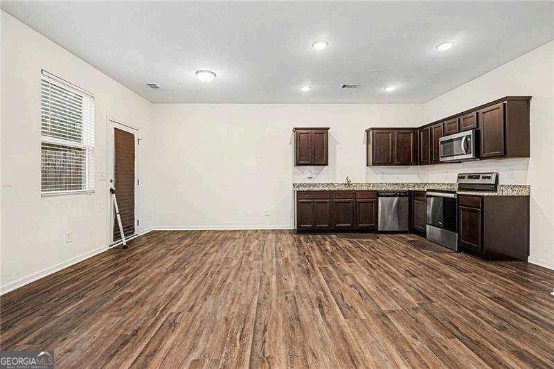 2040 Wildflower Way Property Photo 9