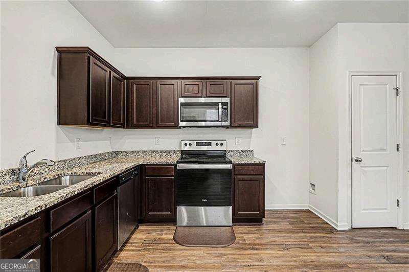2040 Wildflower Way Property Photo 13