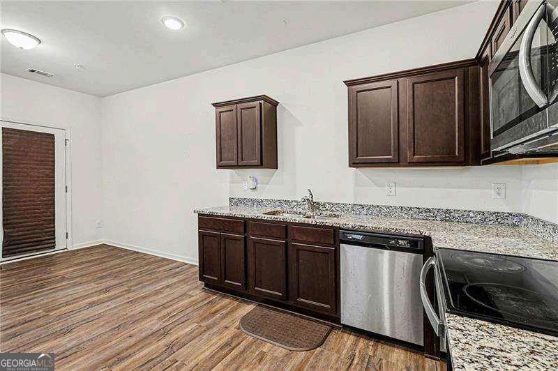 2040 Wildflower Way Property Photo 14
