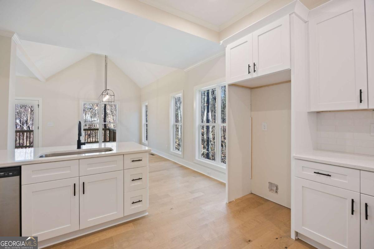 360 Ansley Drive Property Photo 15
