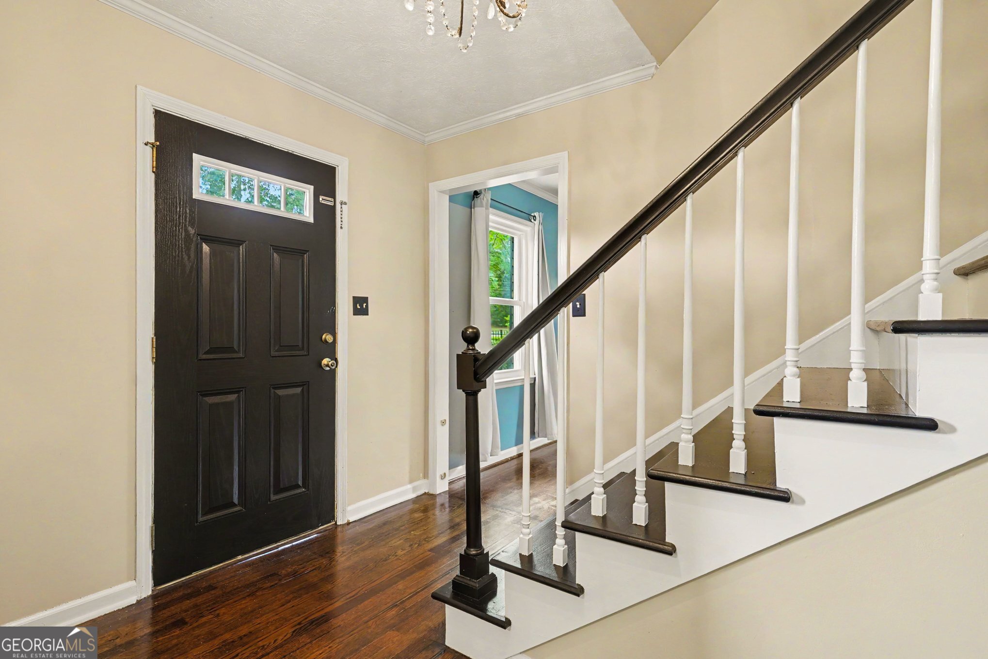1019 E College Street Property Photo 5