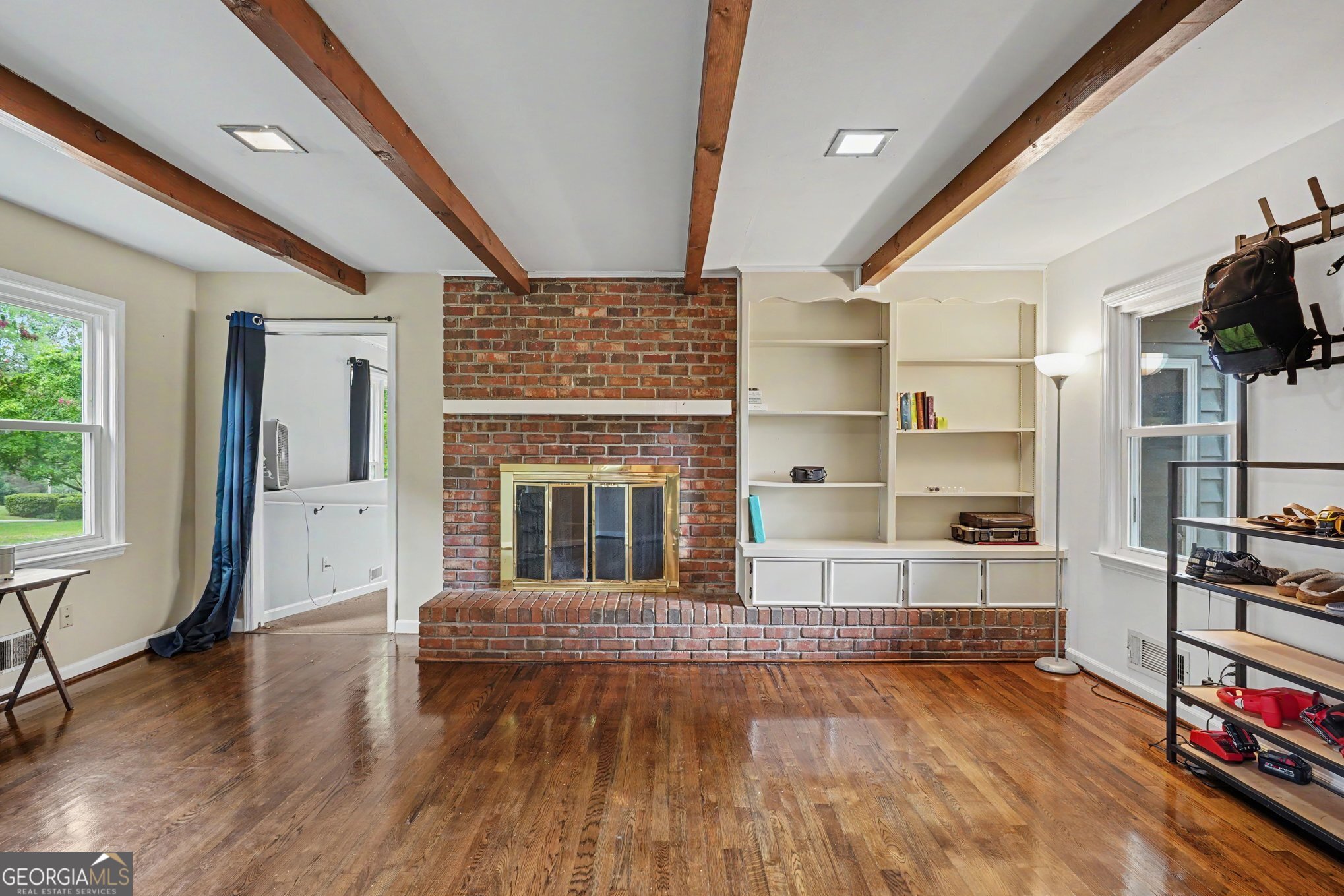 1019 E College Street Property Photo 11