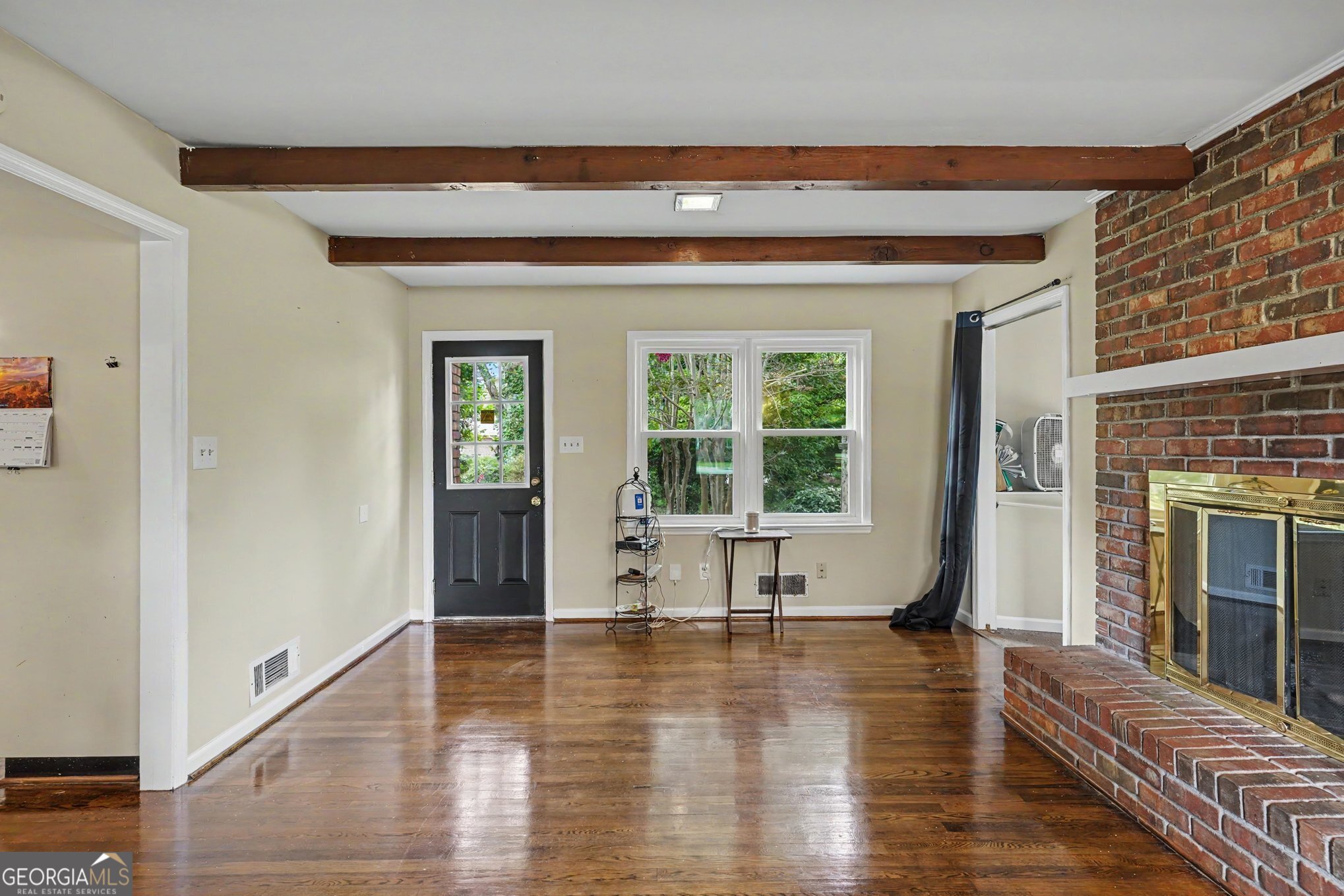 1019 E College Street Property Photo 12