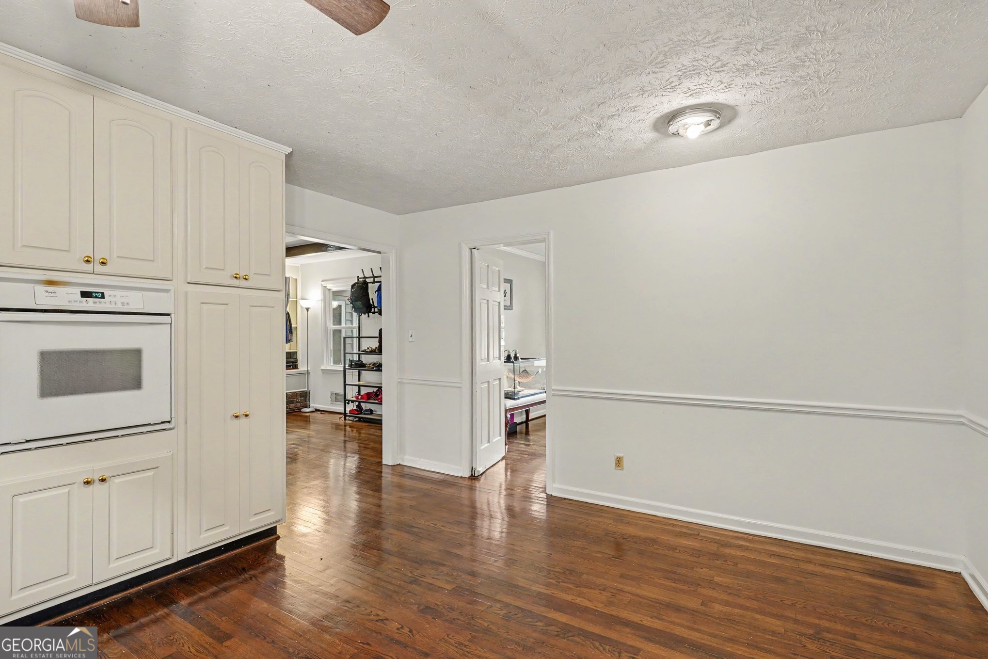 1019 E College Street Property Photo 15