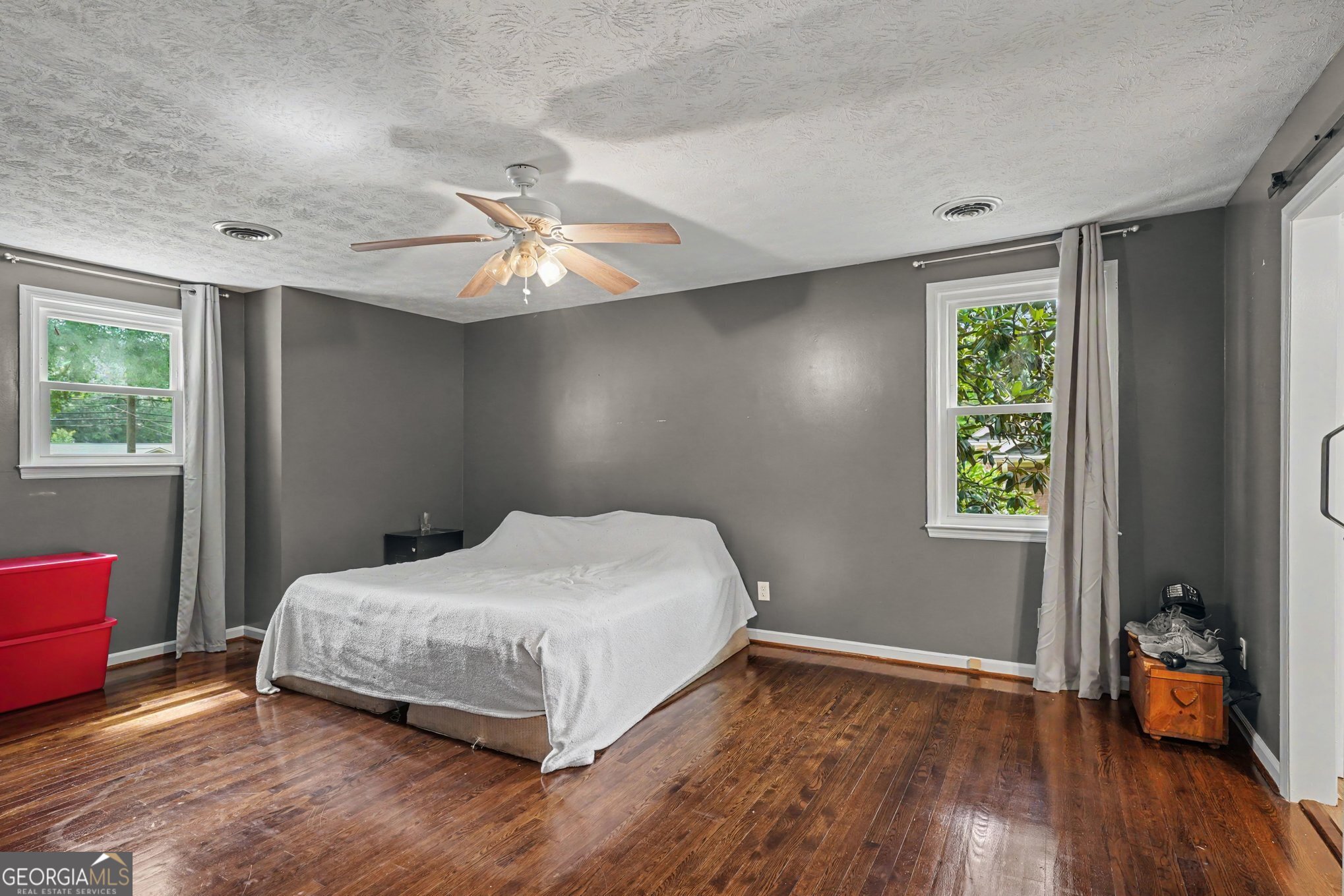 1019 E College Street Property Photo 21