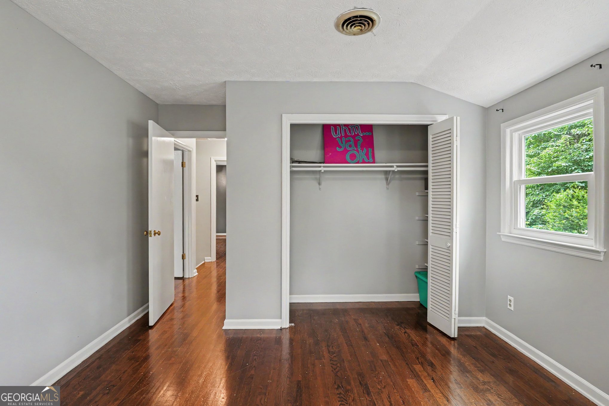 1019 E College Street Property Photo 25