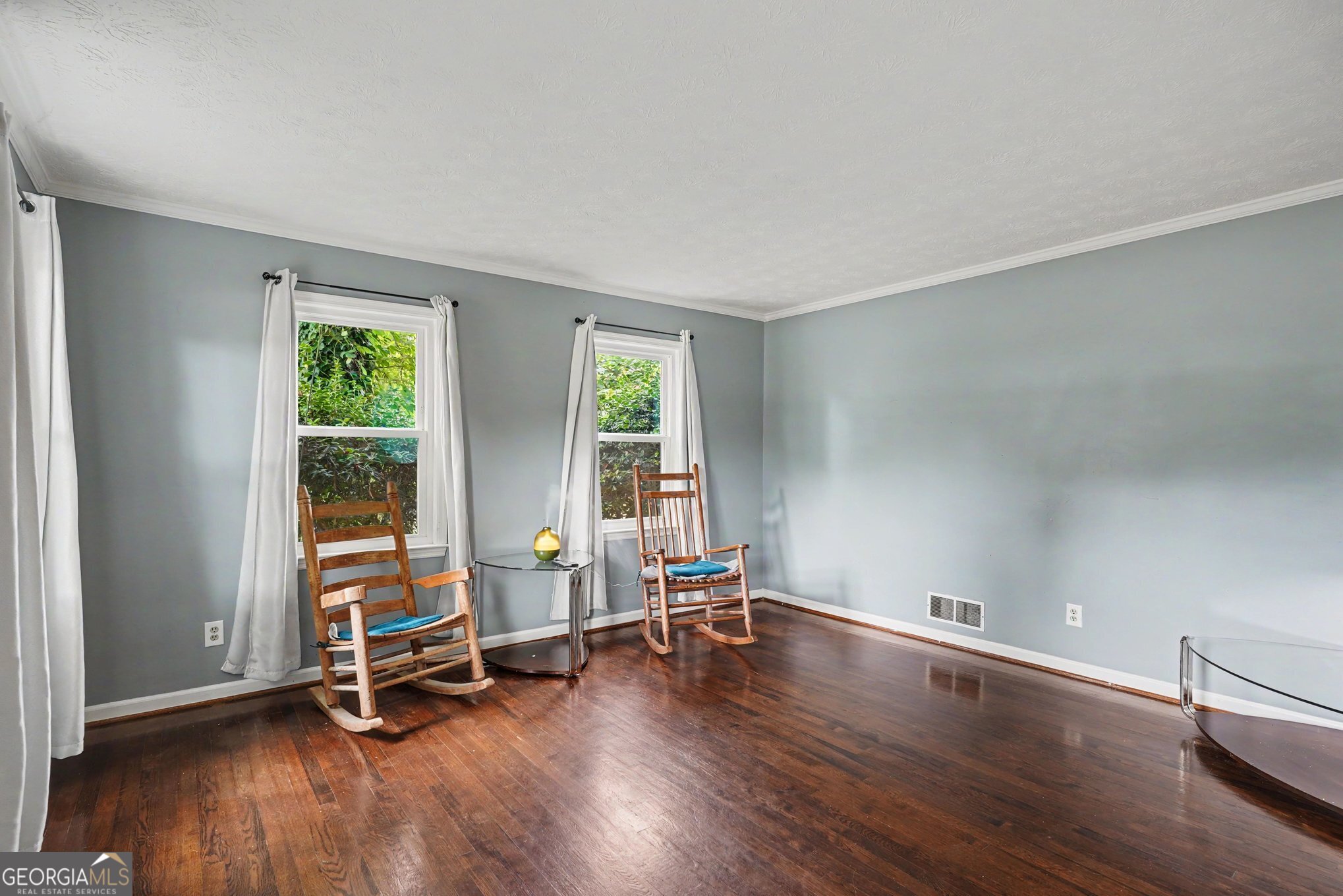 1019 E College Street Property Photo 32