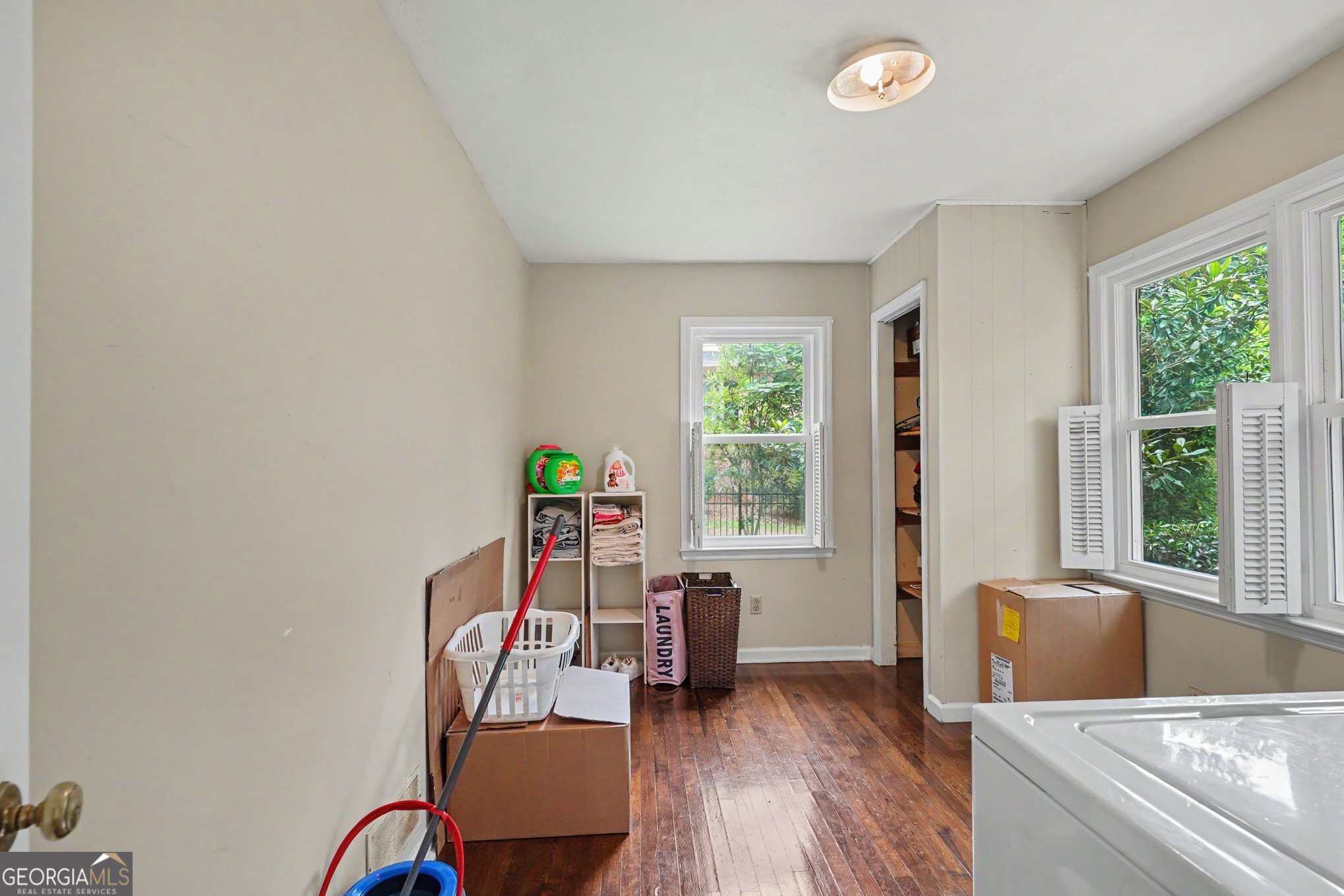 1019 E College Street Property Photo 35