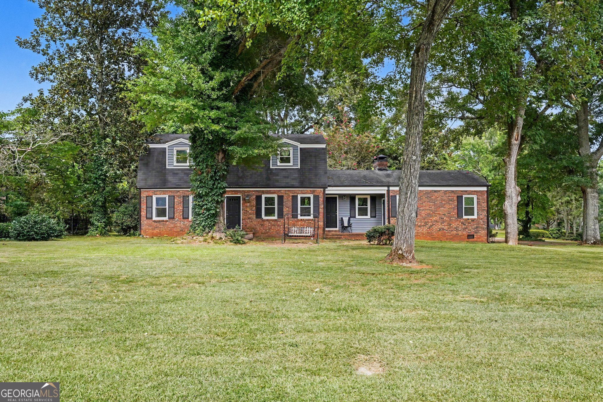 1019 E College Street Property Photo 41