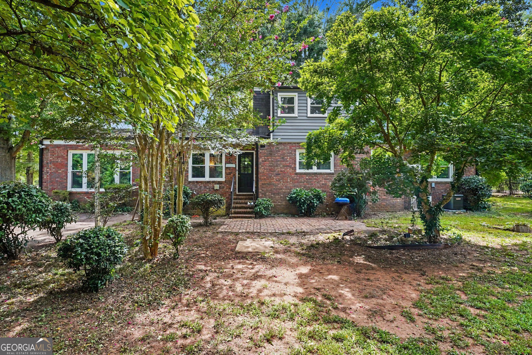1019 E College Street Property Photo 43
