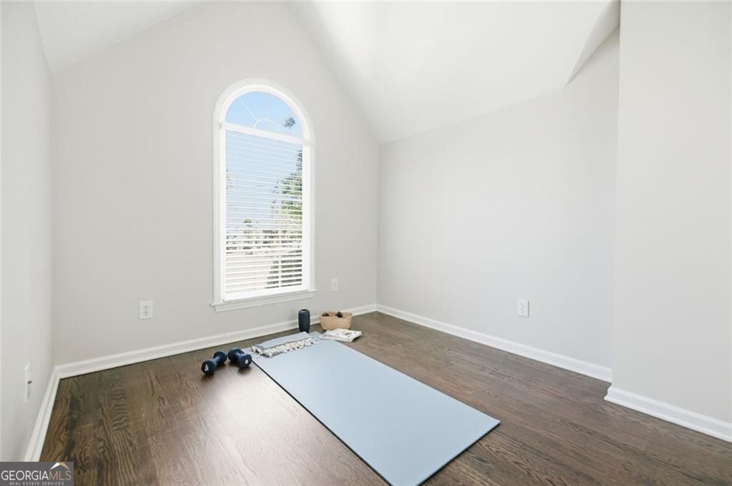 2046 Kinsmon Drive Property Photo 18