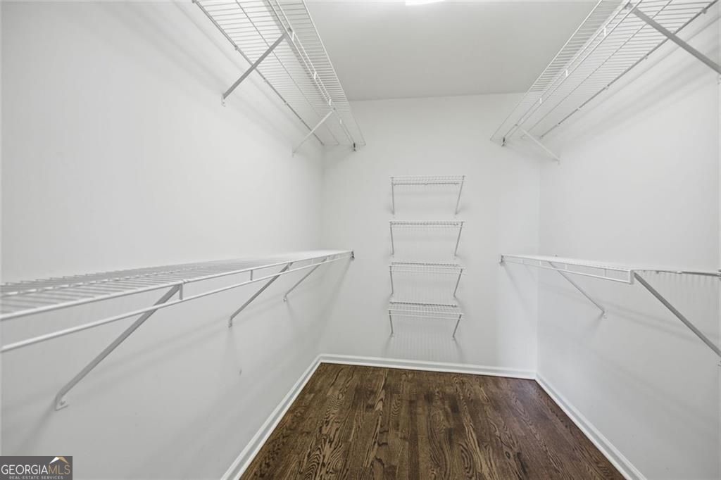 2046 Kinsmon Drive Property Photo 23