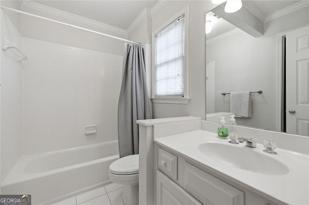 2046 Kinsmon Drive Property Photo 25