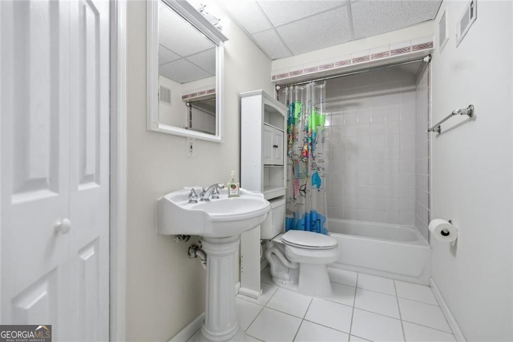 2046 Kinsmon Drive Property Photo 32