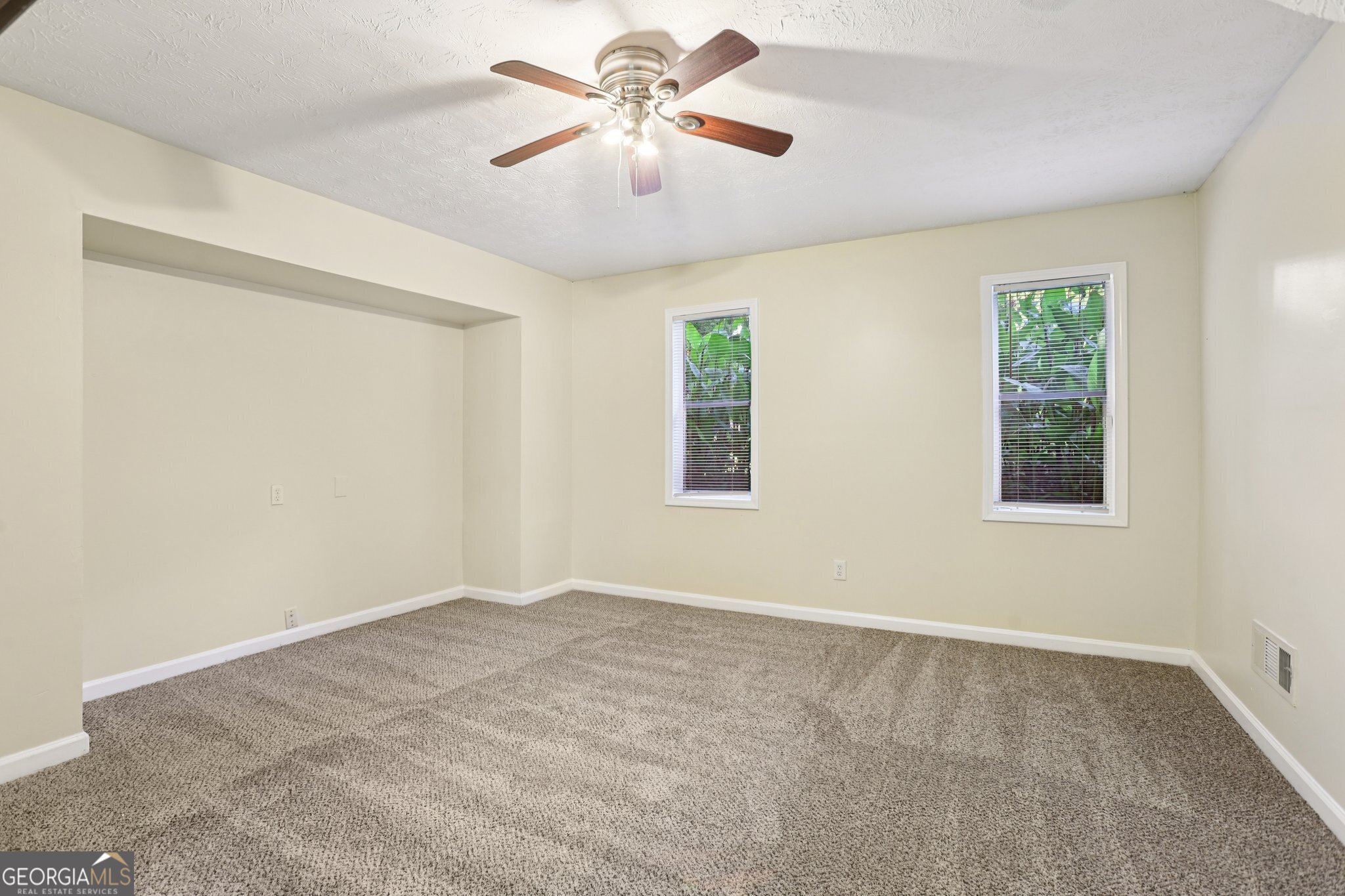 5802 Simone Drive Property Photo 9