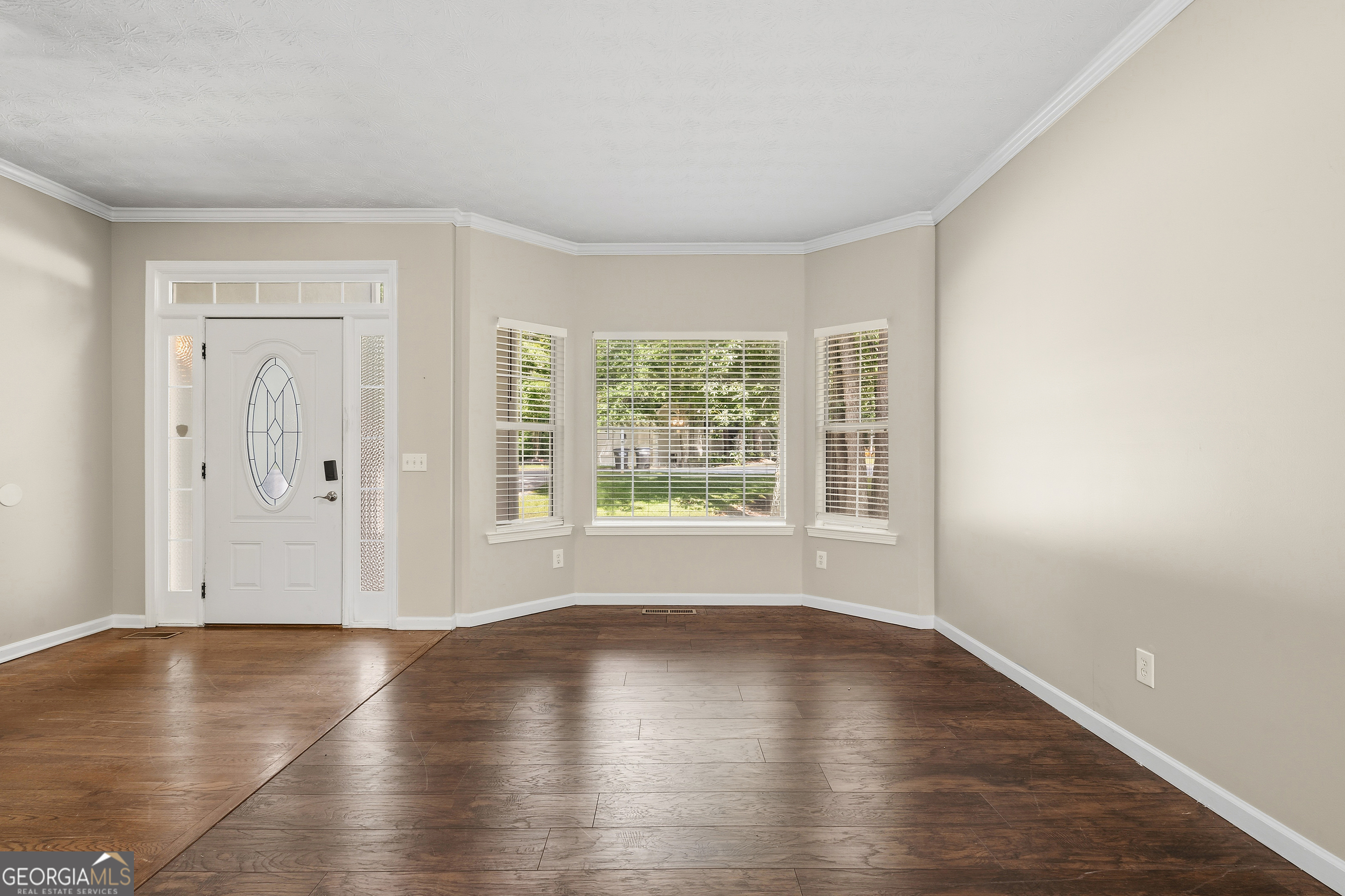 9569 Lakeview Court Property Photo 6