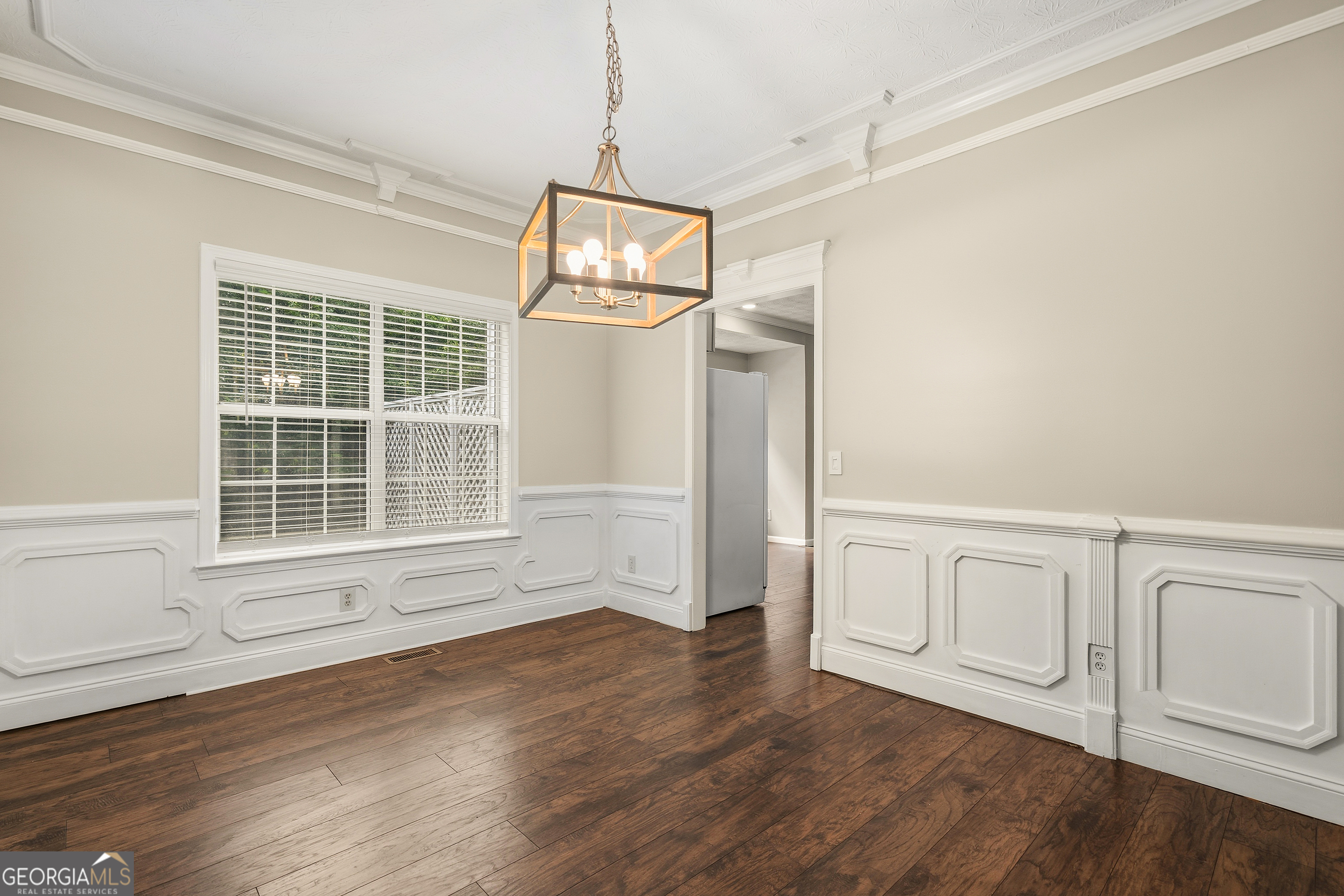 9569 Lakeview Court Property Photo 11