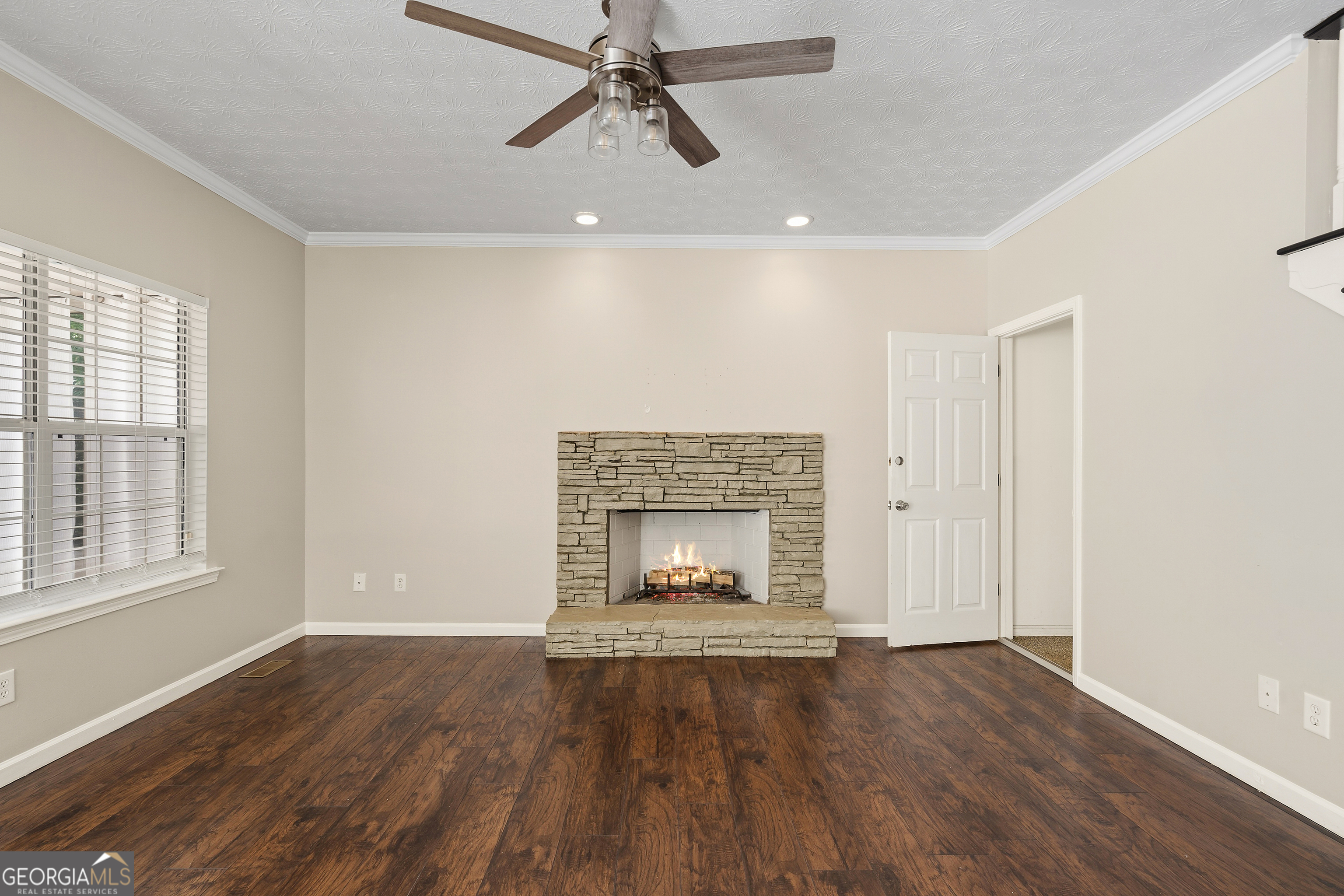 9569 Lakeview Court Property Photo 19