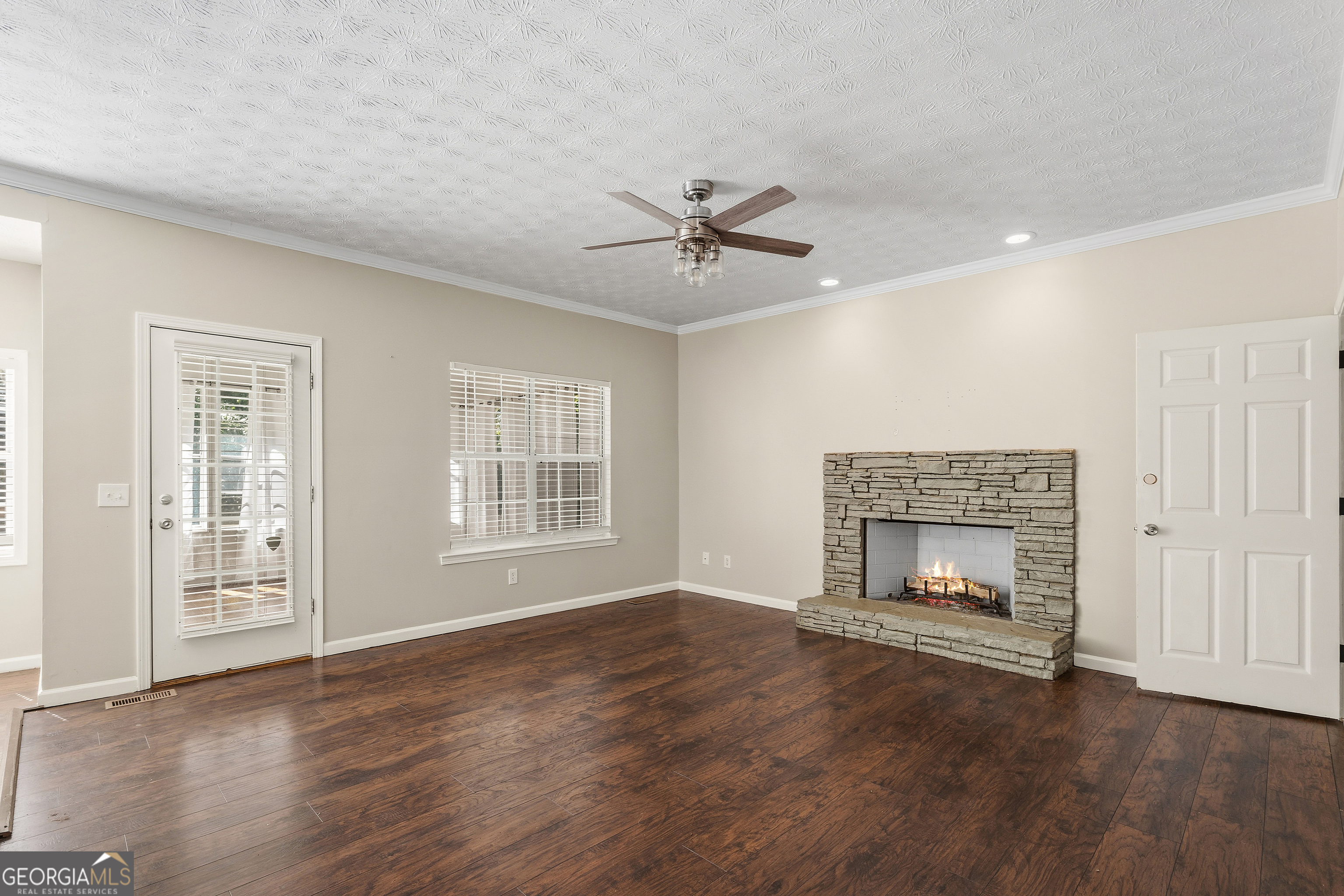 9569 Lakeview Court Property Photo 21