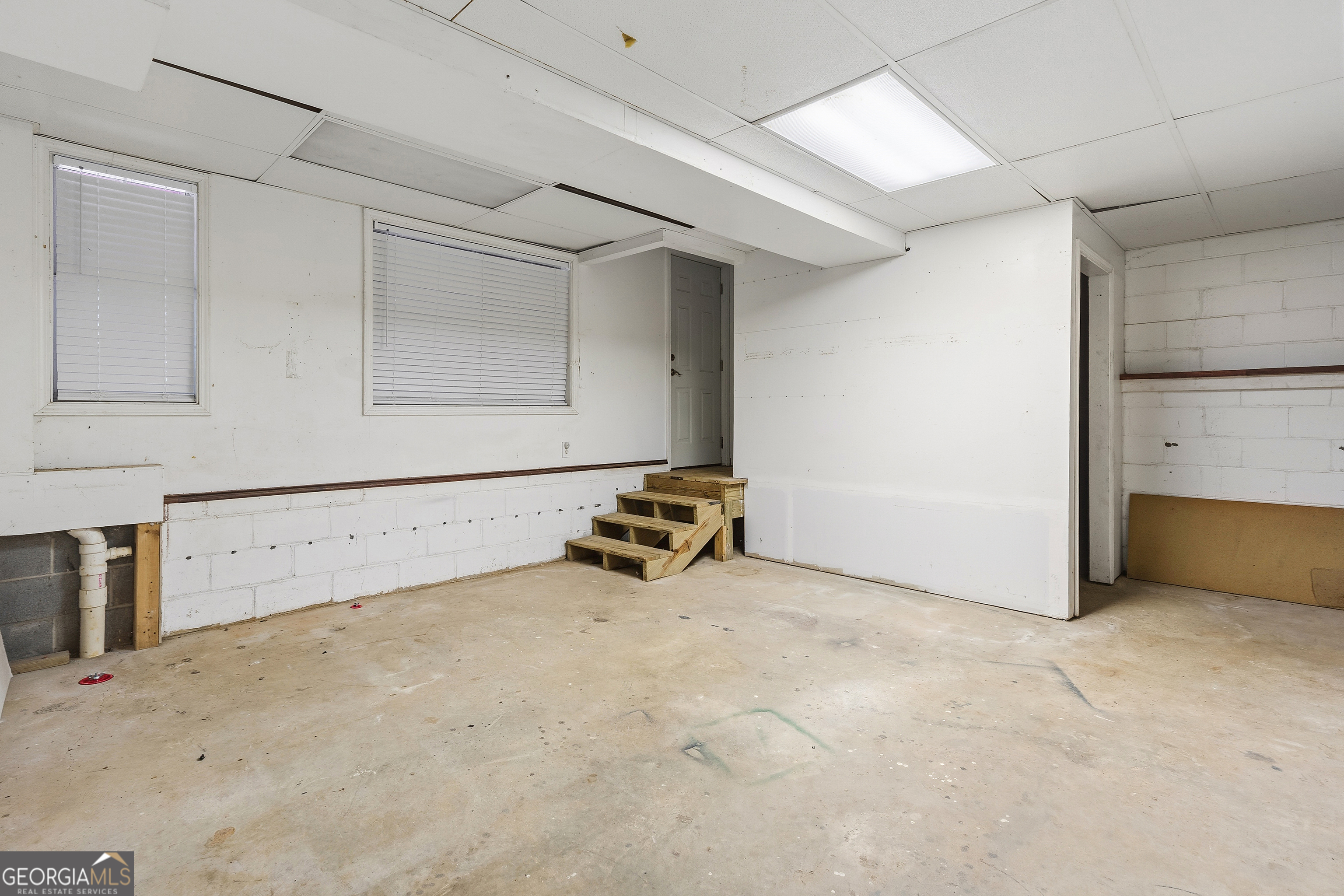 9569 Lakeview Court Property Photo 56
