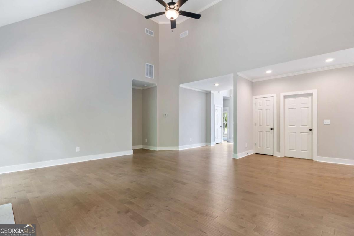 380 Ansley Drive Property Photo 6