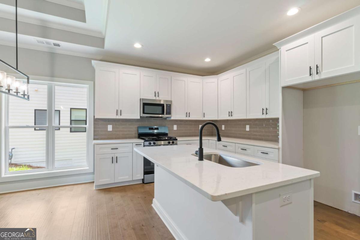 380 Ansley Drive Property Photo 10
