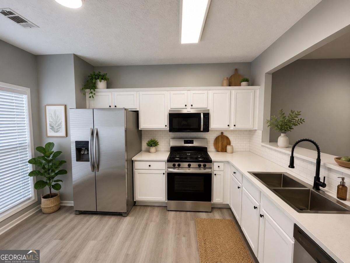 2025 Austin Park Circle Property Photo 6