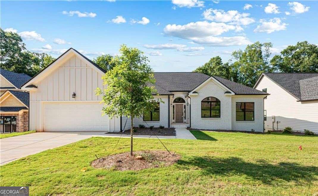 400 Ansley Drive Property Photo 1