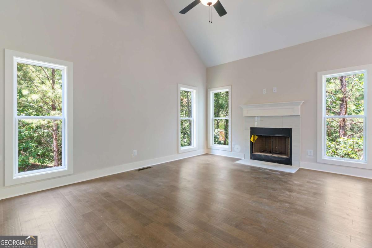 400 Ansley Drive Property Photo 7