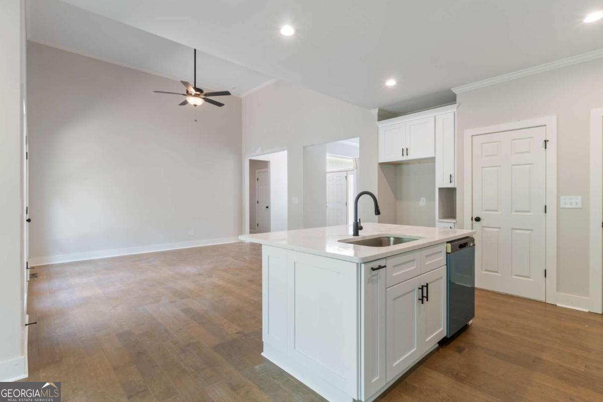 400 Ansley Drive Property Photo 12