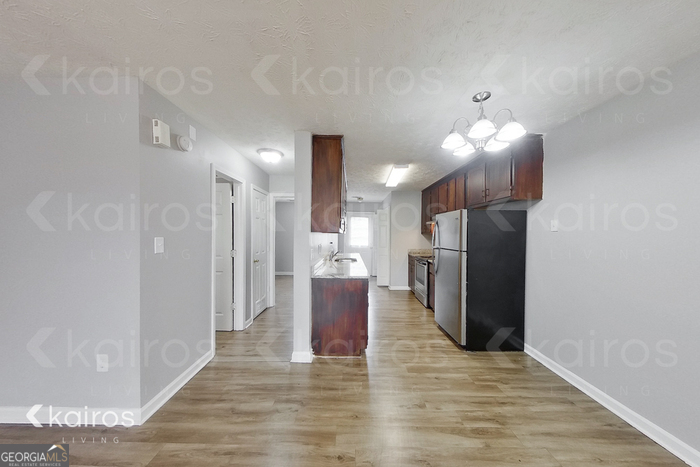150 Deer Parkway Property Photo 3
