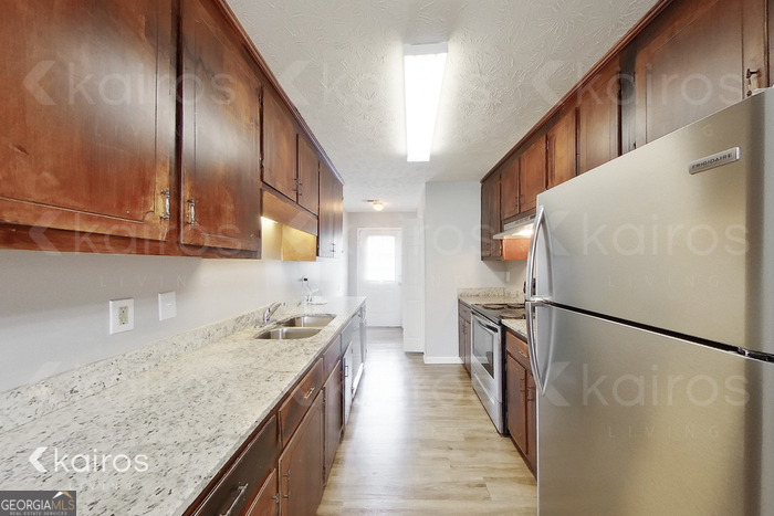 150 Deer Parkway Property Photo 4