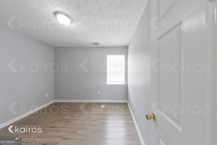 150 Deer Parkway Property Photo 10